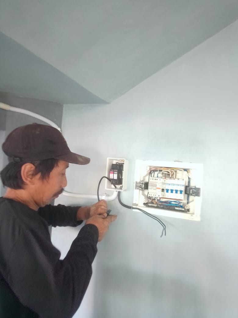 Pemasangan Surge Arrester 1 Phase di Masjid Pagak Kepanjen Malang